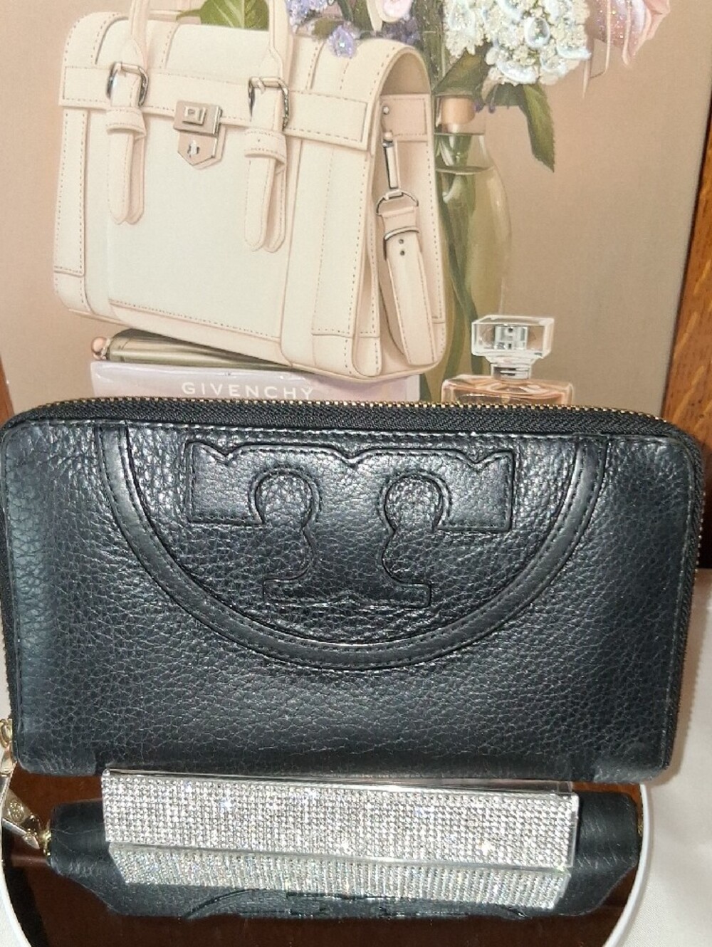Tory Burch Black Pebbled Leather Zip Wallet with Embossed Logo - Picture 3 of 12